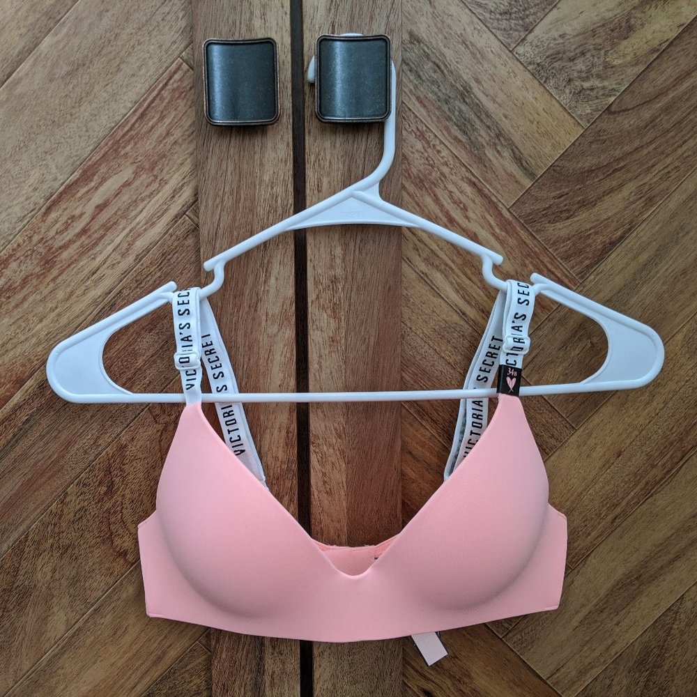 NWT Victoria's Secret 34B Lightly Lined Bra